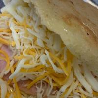 Arepa Sencilla · Ham and cheese or only cheese.