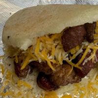 Parriarepa · Grilled chicken with longaniza, and cheese