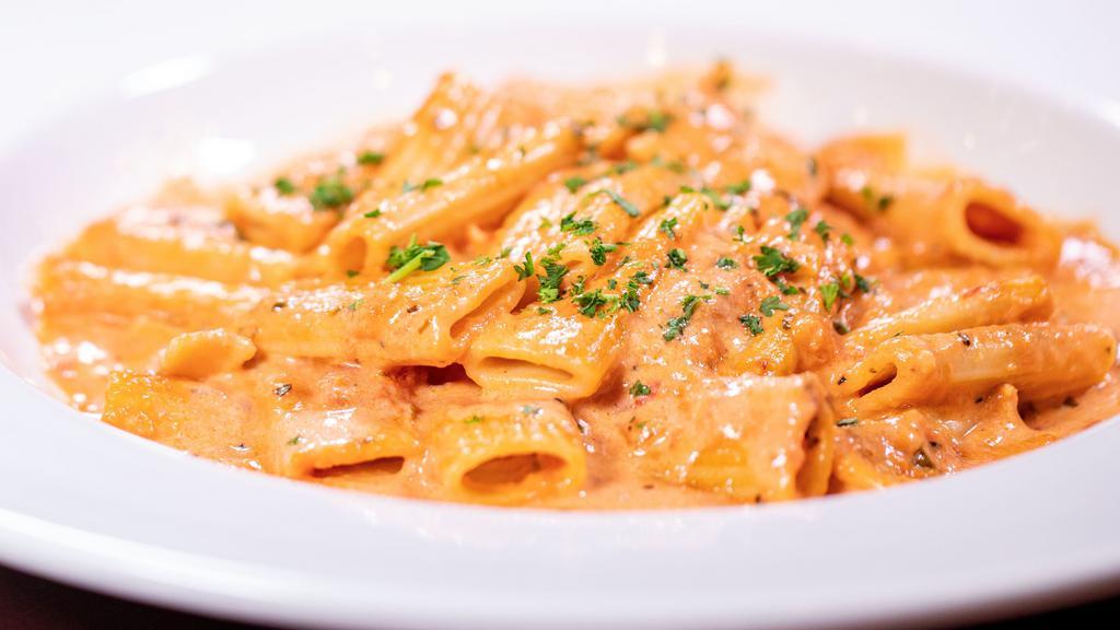Ziti Rosa · Ziti pasta tossed in a delicious blend of our creamy, made-fresh-daily Alfredo and our signature marinara herb sauce.