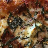 Prosciutto Con Spinaci · A classic combination of Regina sauce and ricotta cheese, fresh spinach, prosciutto, cherry ...
