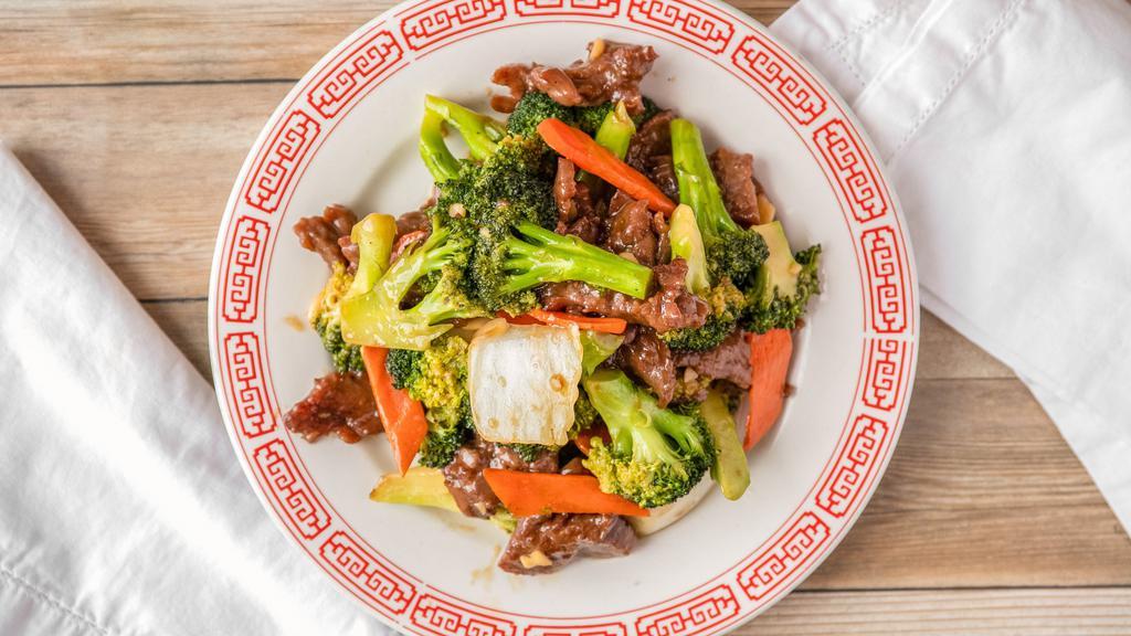 Beef With Fresh Broccoli · Sliced tender beef sautéed with baby corn and fresh broccoli.