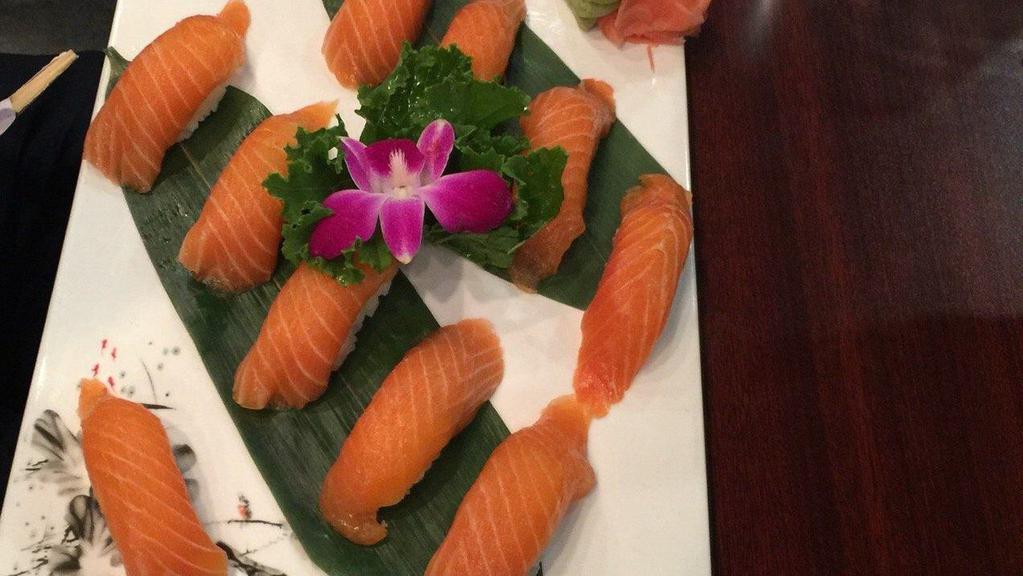 Sashimi Appetizer · 10 pieces of assorted sashimi, chef's choice.