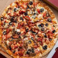 Georgetown Special · Grilled chicken, gyro meat, tomatoes, red onion, black olives, and extra cheese.