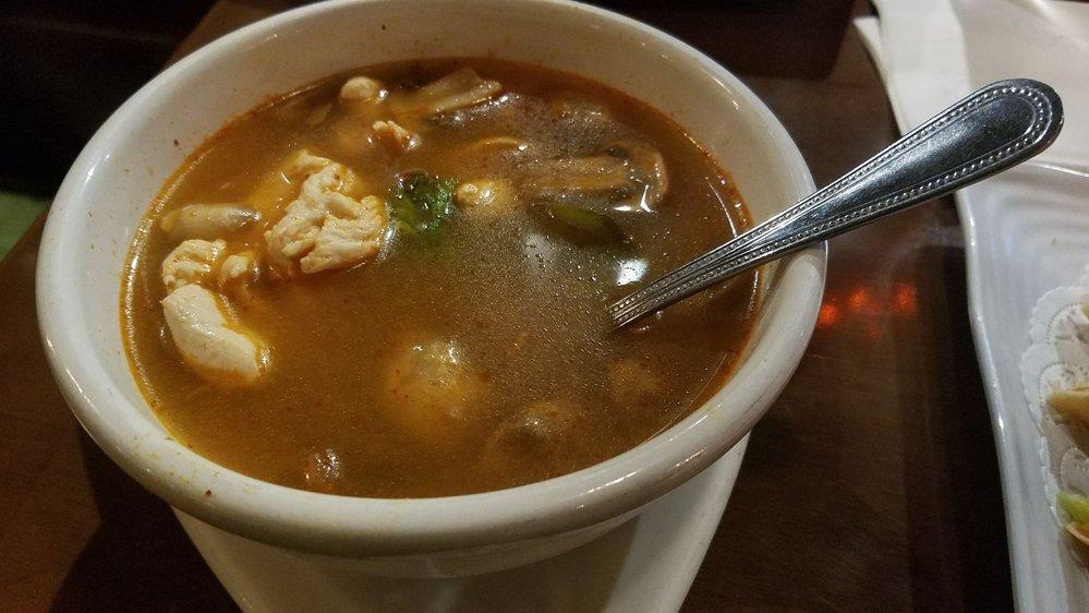 Tom Yum Gai Soup Lunch · Gluten free. Spicy. Sliced chicken, tomato, and mushrooms in spicy lemongrass soup.