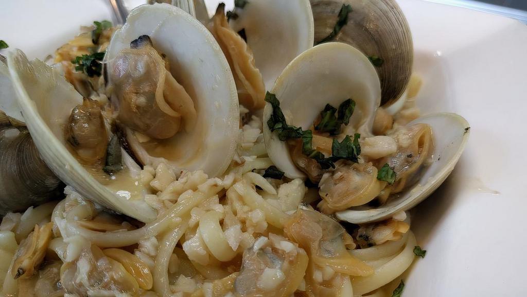 Linguini & Clams · Red or white clam sauce.