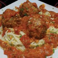 Spaghetti With Meatballs / Macarrão Com Almôndegas · Servings: Meatballs served over Spaghetti with Marinara Sauce.
Servido com Molho de Tomate, ...
