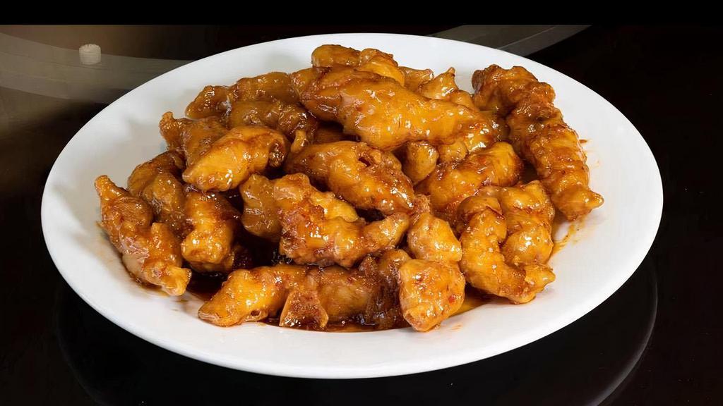 55-3. General Tso Chicken (B) 左宗棠鸡 · Hot & Spicy. Chicken battered and breaded, dipped in sweet and spicy General Tso sauce for a zesty, tasty flavor.