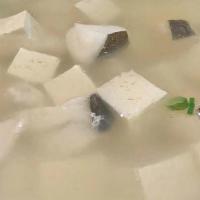 Fish With Tofu Soup 鱼炖豆腐汤 · 
