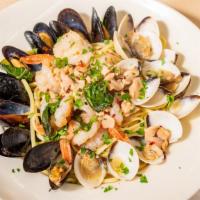 Linguini Pescatore Mixed Seafood · (Hot or mild, red or white) shrimp, scallops, clams, mussels.