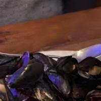 Zuppa Di Mussels · Garlic, olive oil, marinara sauce.