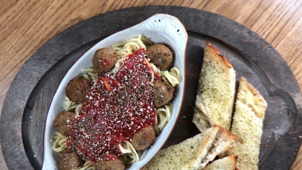 Spaghetti Meatballs Dinner · Served with garlic toast.