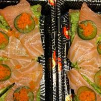 Tuna Or Salmon Pizza · Spicy.  Sliced fresh  tuna,  or salmon，guacamole,  jalapeno, scallion,masago，spicy mayo and ...
