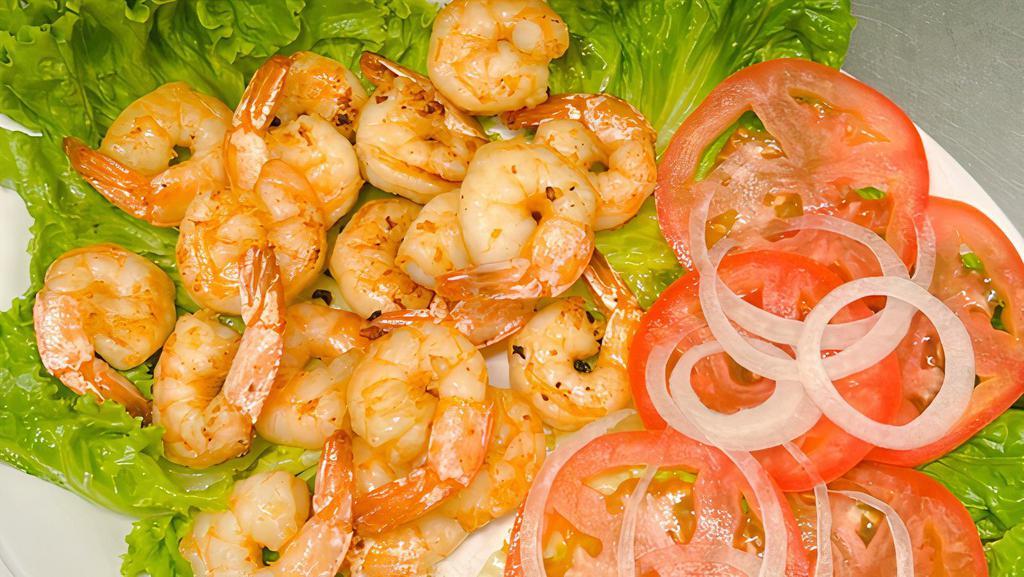 Porção De Camarao Alho E Oleo Com Batata Frita · Oil and Garlic Shrimp with French Fries