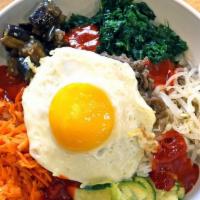 Kalbi Noodle-Korean Bbq Rib · Bean sprout, Carrot, Zucchini, Eggplant, Seaweed salad, Kalbi, and Egg.
