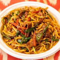 Dry Fried Noodle / 干煸炒面 · Dry fried noodles with veggies and beef