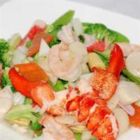 Seafood Delight · Lobster, Jumbo Shrimp, Scallops, Crabmeat, & Assorted Chinese Vegetable in White Sauce