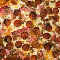 Damien · Buffalo chicken pizza - freshly grated mozzarella, garlic alfredo sauce, buffalo chicken, bl...