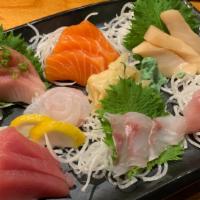 Sashimi B · Assorted 21 piece sashimi.