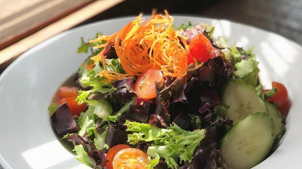 Jasper'S House Salad · Mixed Greens, Tomato, Cucumber, White Balsamic Vinaigrette