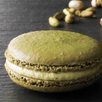 Large Pistachio Macaron · Our know-how for gourmets: two shells meringue topped with a generous diameter garnish with ...