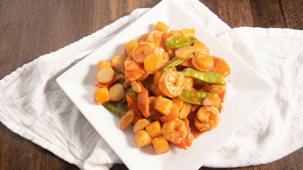 Thai Sweet & Sour Shrimp · Jumbo shrimp steamed, then stir-fried with sweet and sour sauce, with its colorful cherry tomatoes complements the chicken beautifully.