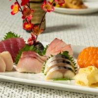 Sashimi Deluxe · Raw. 20 pieces sashimi.