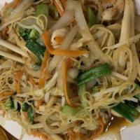Stir-Fried Shrimp And Veggie With Egg Noodle Platter · Mi xao tom.