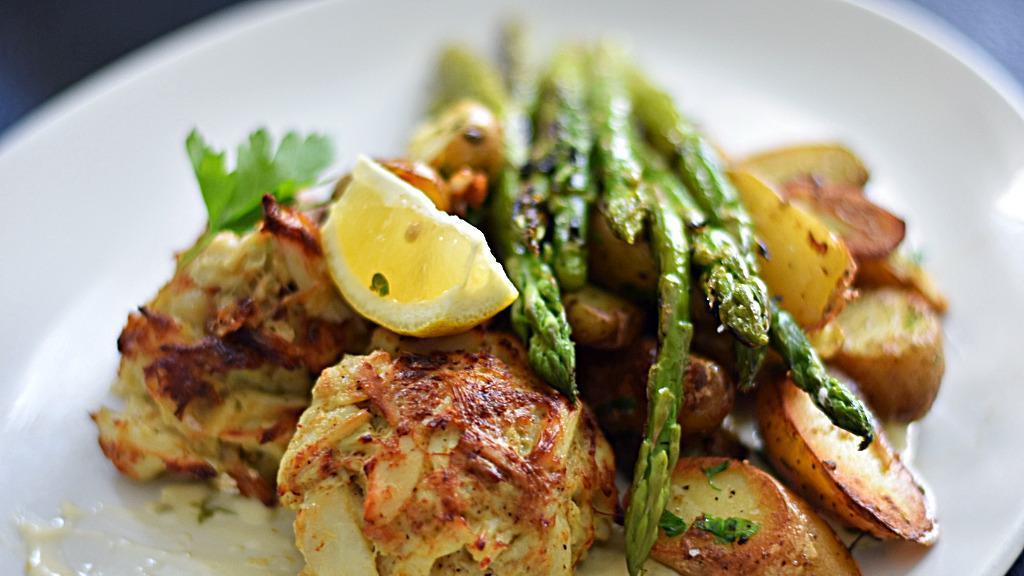 Double Crabcake Entree · *Due to the pandemic, no Maryland Crab Meat is available, so we are using the highest quality crab meat we can find, Venezuelan Jumbo Lump
All Venezuelan steamed jumbo lump crab meat, fingerling potatoes, green beans & carrots, tartar sauce, lemon