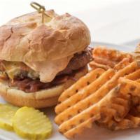 Biltmore Burger · shredded lettuce, tomato, caramelized onions, bacon, American cheese, secret sauce