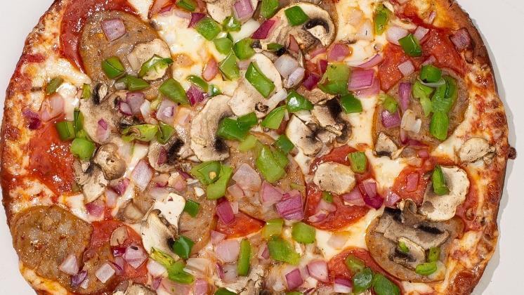 Supreme Pie Cauliflower Gf Pizza Crust (Small 10”) · Tomato Sauce, Pepperoni, Sausage, Green Pepper, Mushroom, Red Onions, Mozzarella
(Allergy: GF warning see above)