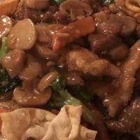 Ch18. Hunan Chicken Or Pork · Hot & Spicy. Sauteed in hot bean sauce with celery, baby corn, straw mushrooms, snow peas, a...