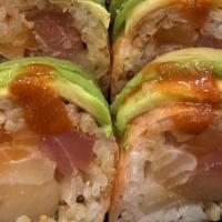 Zen Roll · In: Salmon, tuna, white tuna, yellowtail. red snapper. Out: Soybean paper, avocado & sauce