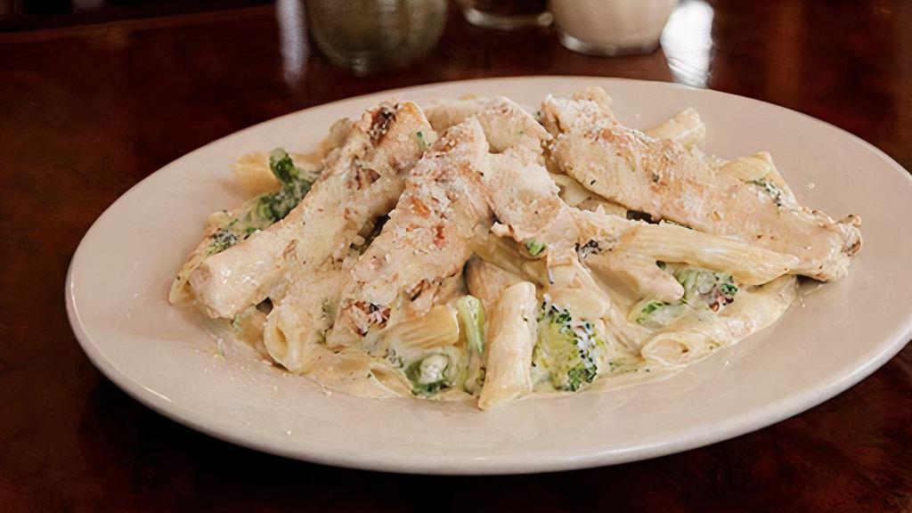 Chicken Ziti & Broccoli Alfredo Pasta · Homemade with the freshest ingredients. Served with your choice of ziti and linguini and garlic bread.
