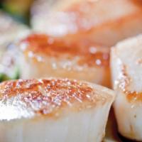 Hibachi Scallop · Includes fried rice and vegetables. Substitute fried rice for noodle for an additional charge.