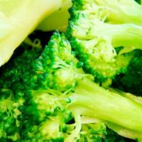 Steamed Broccolis · Freshly steamed broccoli
