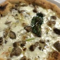 Campania Pizza · Mozzarella, mushrooms, garlic, truffle oil, and basil.