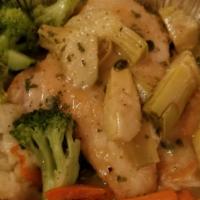 Pollo Al Limone · Chicken lemon with artichokes and capers, served with carrots, broccoli and mashed potatoes.