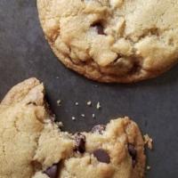 Chocolate Chip Cookie · Classic flavors of vanilla, brown sugar and chocolate make this cookie both simple and sweet.