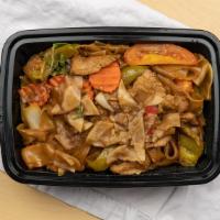 Pad Drunken Noodle · Pan-fried flat rice noodle with egg, string beans, bell peppers, onion, mushroom and 
basil ...