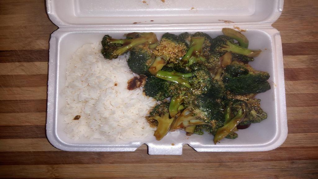Broccoli · Steamed Broccoli with Brown Sauce