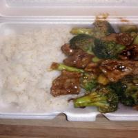 Beef Broccoli/芥兰牛 · Made with beef and broccoli