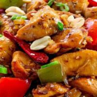  Kung Pao Chicken（L）  宫保鸡 · Hot & Spicy.