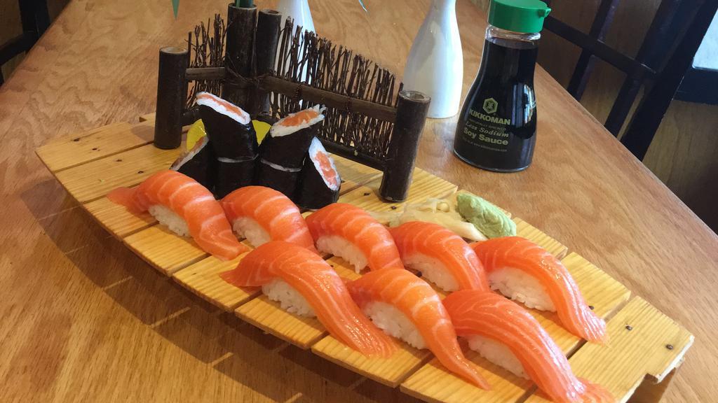 Salmon Lover · Eight pieces of salmon and salmon roll.