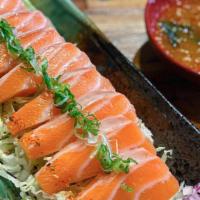 Barshi Yum Salmon · Fresh salmon, lettuce, scallion, red onion, radish and cilantro with special sauce