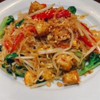 Basil Pad Thai · Rice noodle with basil leaf, egg, scallion, bean sprouts, broccoli, carrots, green & red pep...
