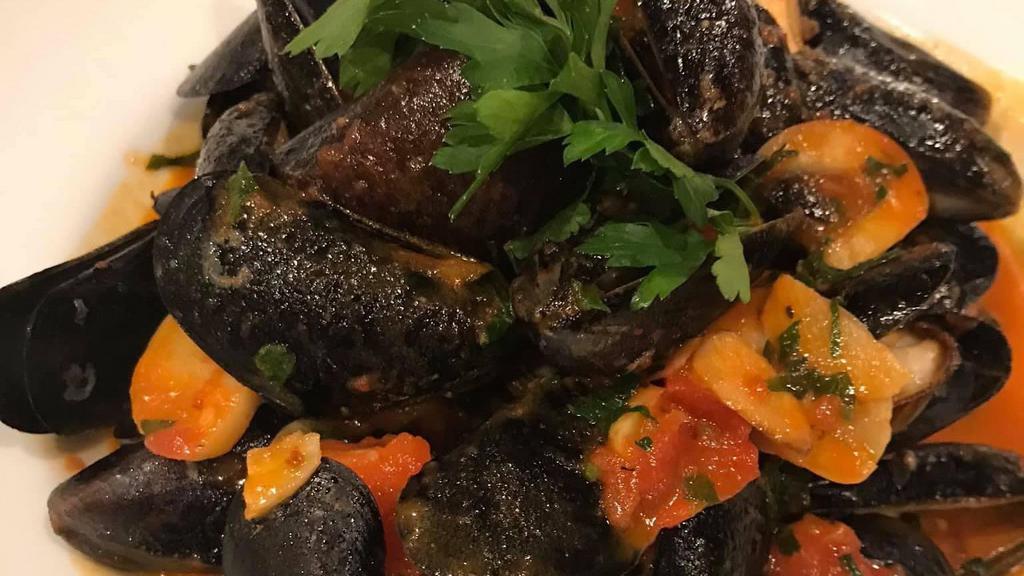 Siena Mussels · Sautéed P.E.I mussels with choice of marinara sauce or Garlic white wine sauce.