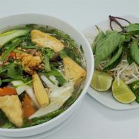 H13-Hủ Tiếu Chay · Vegetarian rice noodles soup.