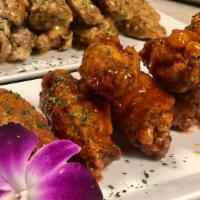 Casa Wings · Available in 5 different flavors
