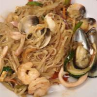 Seafood Stir-Fry Noodle · 