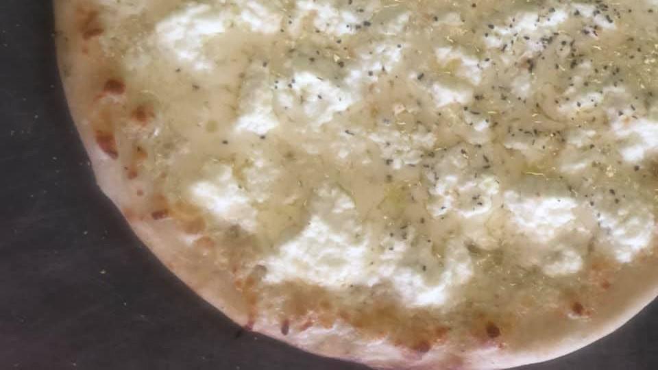 White 3 Cheese · Mozzarella, Asiago and ricotta cheese with Fresh Garlic, no sauce